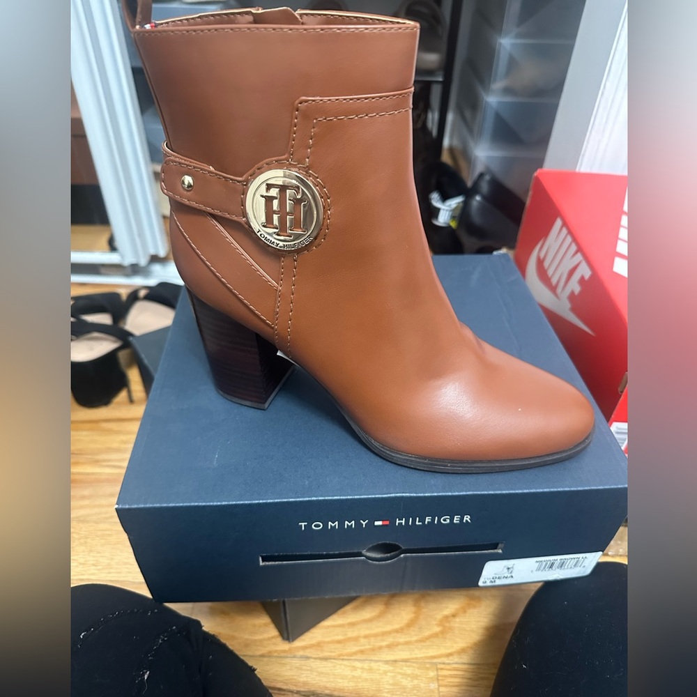 Brand new Tommy Boots